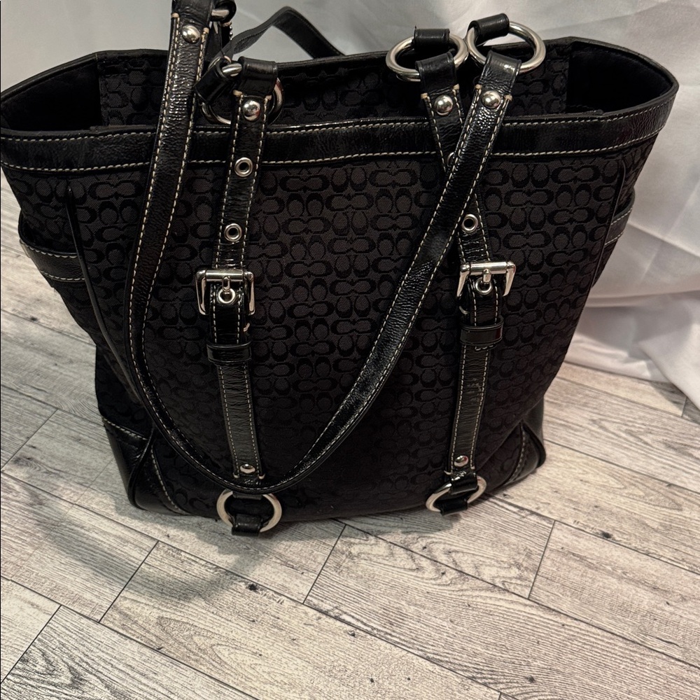 Coach Black Leather Interior Creed Patch with Tan Lining - Picture 2 of 5